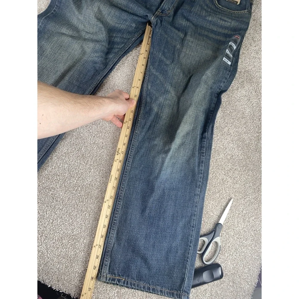 Levis distressing back